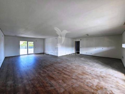 Moradia isolada t3, c/piscina e box, qta. marquesa - q. anjo