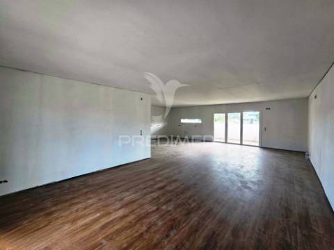 Moradia isolada t3, c/piscina e box, qta. marquesa - q. anjo