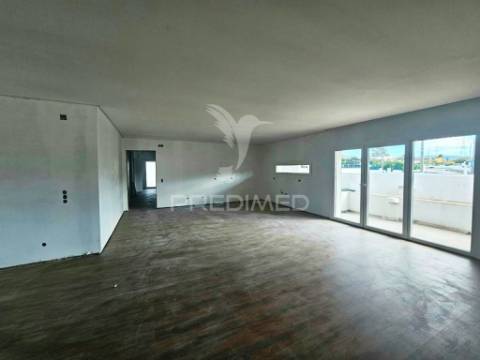 Moradia isolada t3, c/piscina e box, qta. marquesa - q. anjo