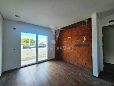 Moradia isolada t3, c/piscina e box, qta. marquesa - q. anjo