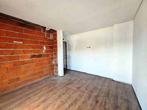 Moradia isolada t3, c/piscina e box, qta. marquesa - q. anjo