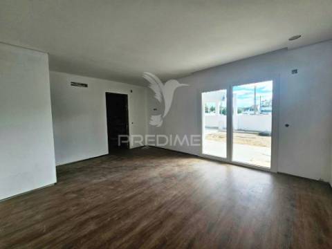 Moradia isolada t3, c/piscina e box, qta. marquesa - q. anjo