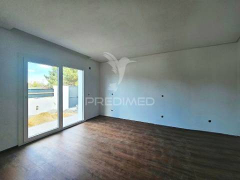 Moradia isolada t3, c/piscina e box, qta. marquesa - q. anjo