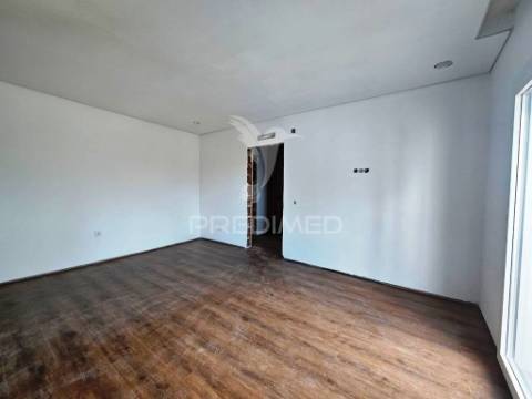 Moradia isolada t3, c/piscina e box, qta. marquesa - q. anjo