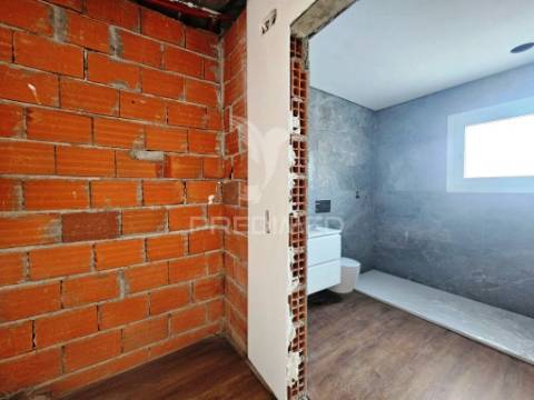 Moradia isolada t3, c/piscina e box, qta. marquesa - q. anjo