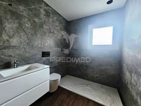 Moradia isolada t3, c/piscina e box, qta. marquesa - q. anjo