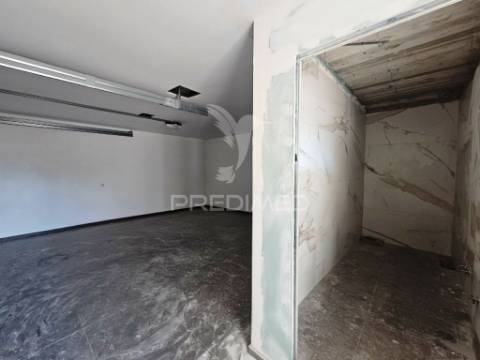 Moradia isolada t3, c/piscina e box, qta. marquesa - q. anjo