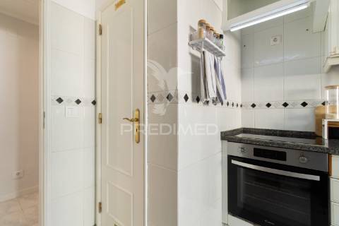 T2 cacém – rés-do-chão alto perto de transportes, escolas e comércio local