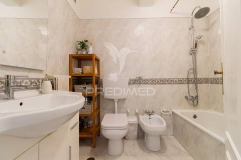 T2 cacém – rés-do-chão alto perto de transportes, escolas e comércio local