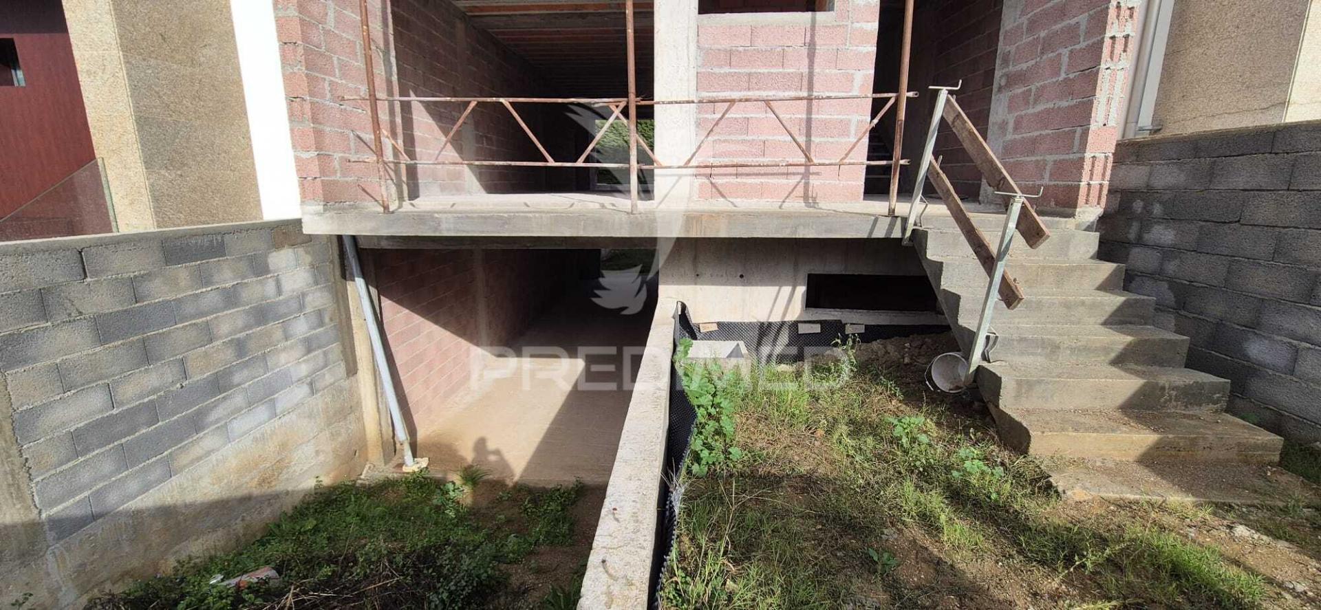 Moradia t3 em lamaçães