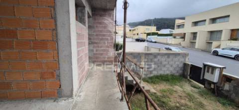 Moradia t3 em lamaçães