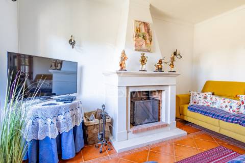 Moradia t5 chave na mão com amplo jardim e garagem