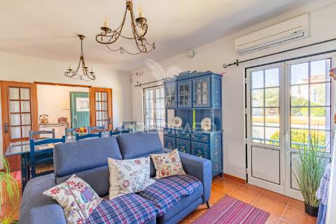 Moradia t5 chave na mão com amplo jardim e garagem