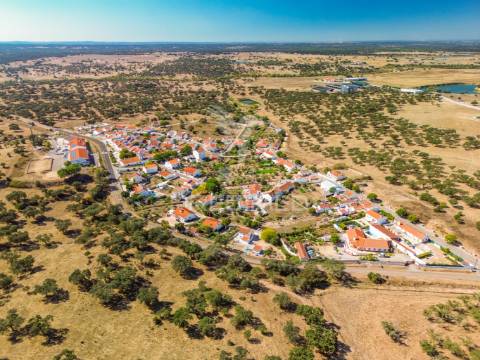 Moradia t5 chave na mão com amplo jardim e garagem