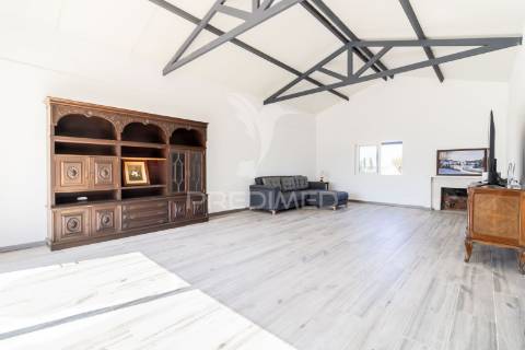 Moradia térrea em quintinha no pinhal novo