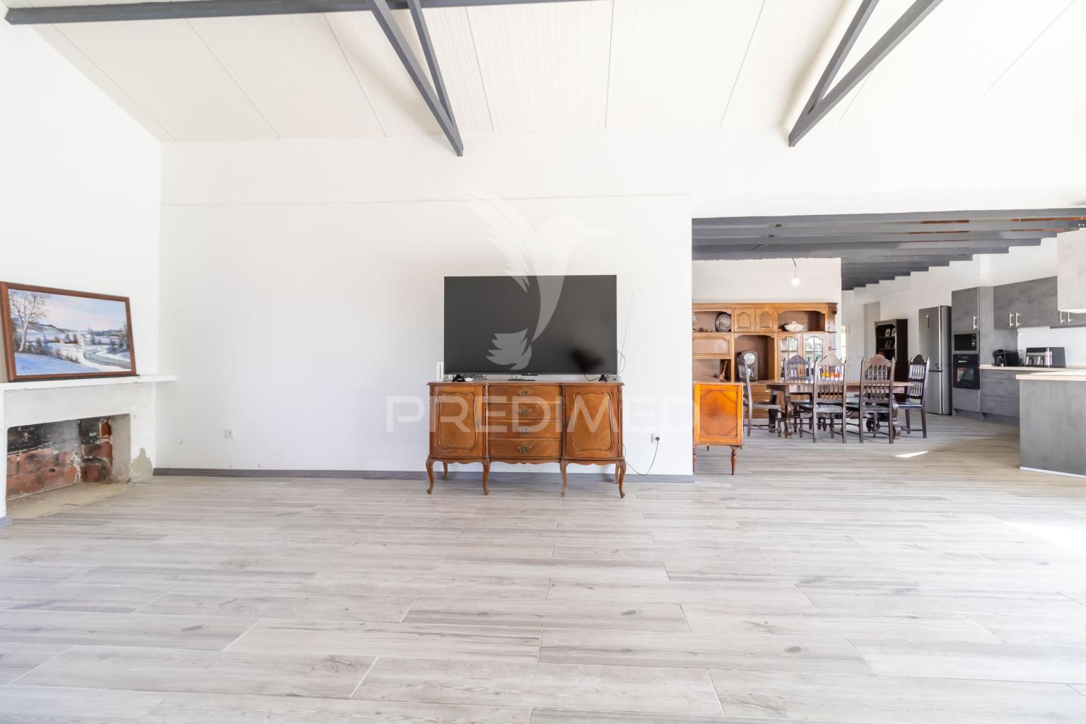 Moradia térrea em quintinha no pinhal novo