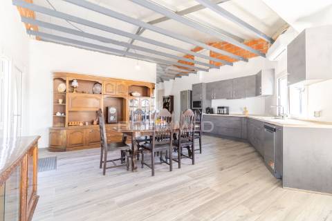 Moradia térrea em quintinha no pinhal novo