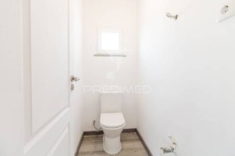 Moradia térrea em quintinha no pinhal novo