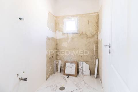 Moradia térrea em quintinha no pinhal novo