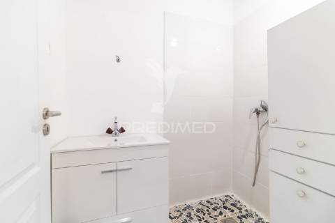 Moradia térrea em quintinha no pinhal novo