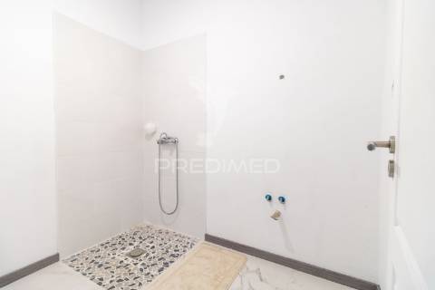 Moradia térrea em quintinha no pinhal novo