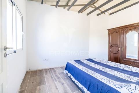 Moradia térrea em quintinha no pinhal novo