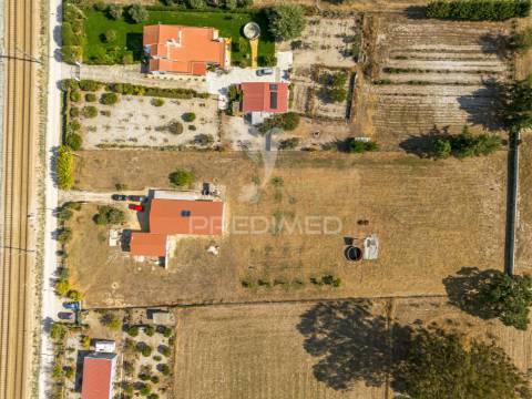 Moradia térrea em quintinha no pinhal novo