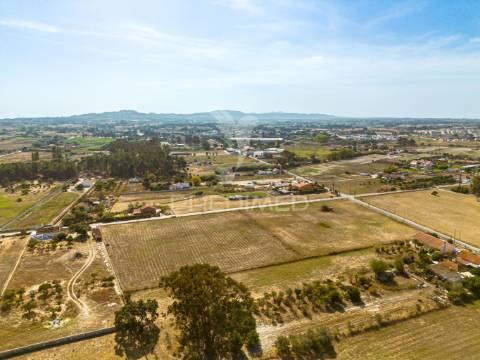 Moradia térrea em quintinha no pinhal novo