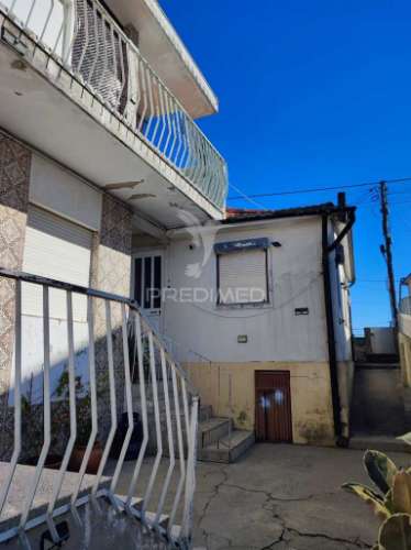 Moradia t4 com anexo + segunda moradia térrea | fânzeres – oportunidade para 2 famílias!