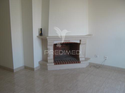 Apartamento t2 no centro do carregado