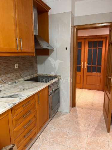 Apartamento t2 no centro do carregado