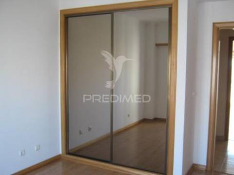 Apartamento t2 no centro do carregado