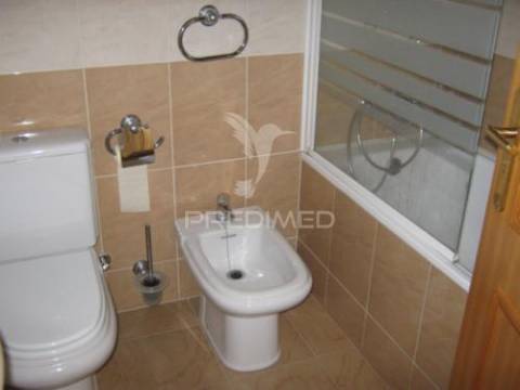 Apartamento t2 no centro do carregado