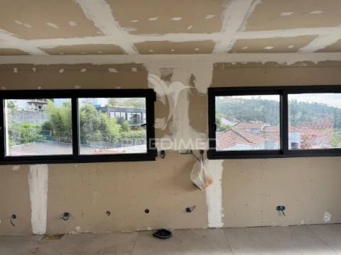 Moradia nova t3 com piscina em moreira do rei