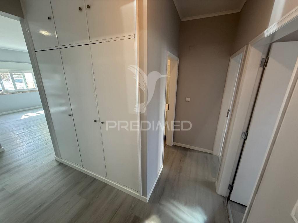 Apartamento t3, totalmente remodelado, no laranjeiro