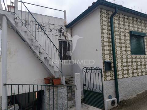 Moradia t3 independente em santa marta de penaguião