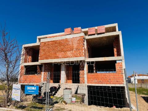 Moradia em banda t3 em fase de construção - atalaia, montijo