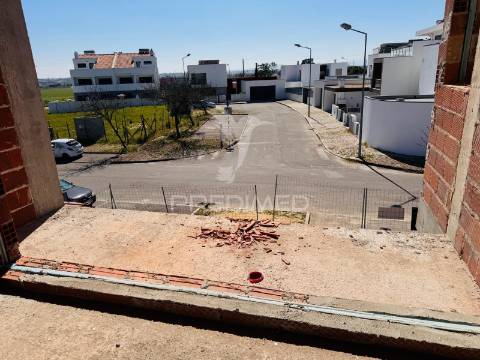 Moradia em banda t3 em fase de construção - atalaia, montijo