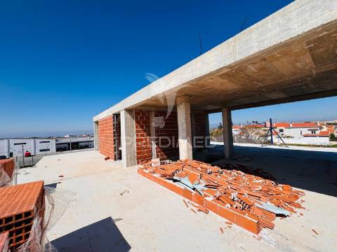 Moradia em banda t3 em fase de construção - atalaia, montijo