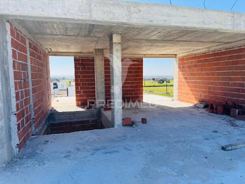 Moradia em banda t3 em fase de construção - atalaia, montijo