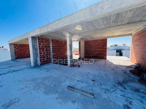 Moradia em banda t3 em fase de construção - atalaia, montijo