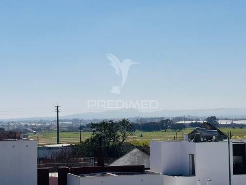 Moradia em banda t3 em fase de construção - atalaia, montijo