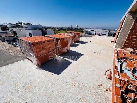 Moradia em banda t3 em fase de construção - atalaia, montijo