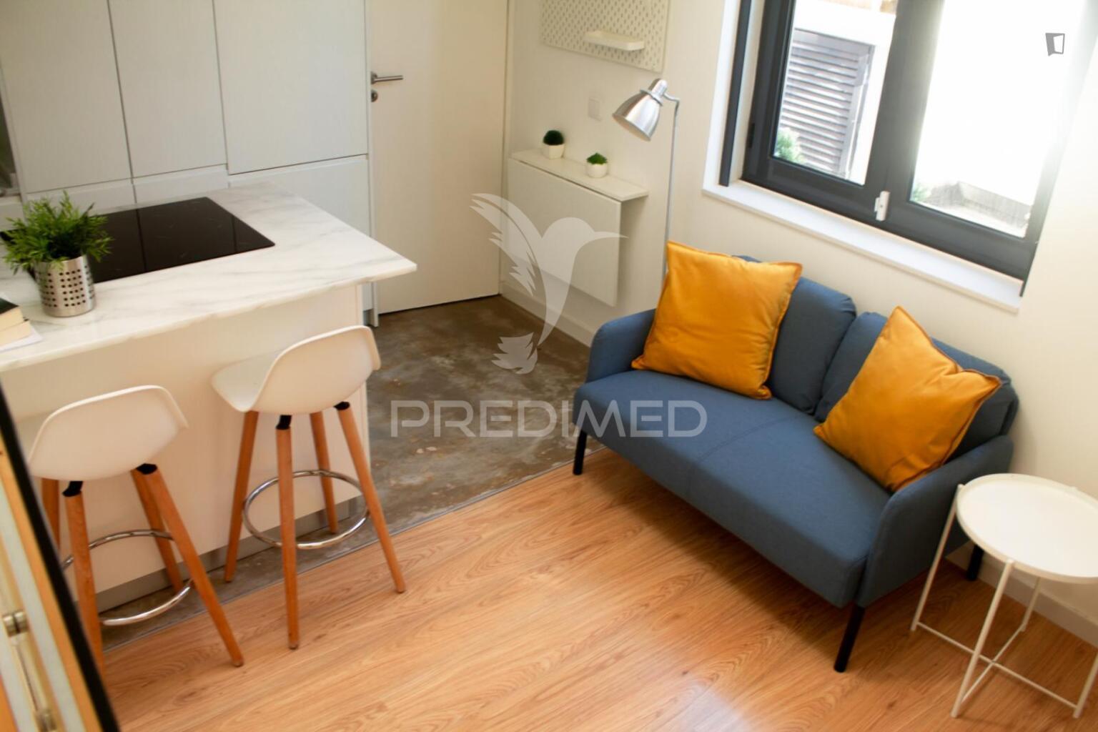 Vende-se moradia t1 duplex mobilada porto