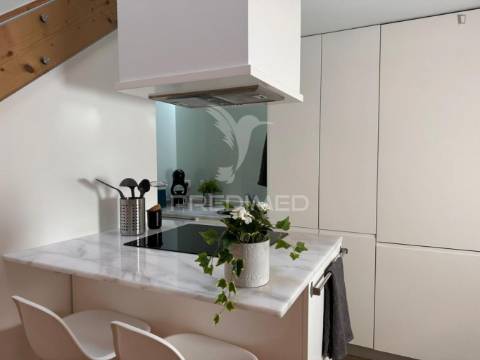 Vende-se moradia t1 duplex mobilada porto