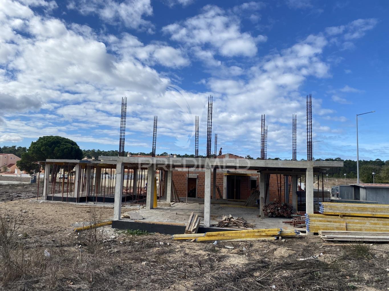 Moradia t5 com piscina em vila nova de santo andré