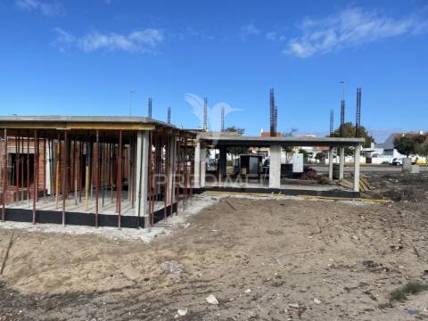 Moradia t5 com piscina em vila nova de santo andré