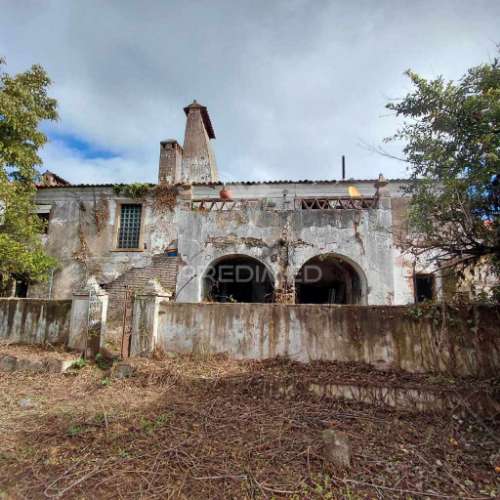 Casa antiga em alpalhão