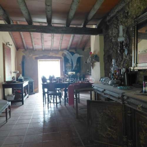 Casa antiga em alpalhão