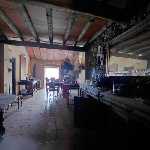 Casa antiga em alpalhão